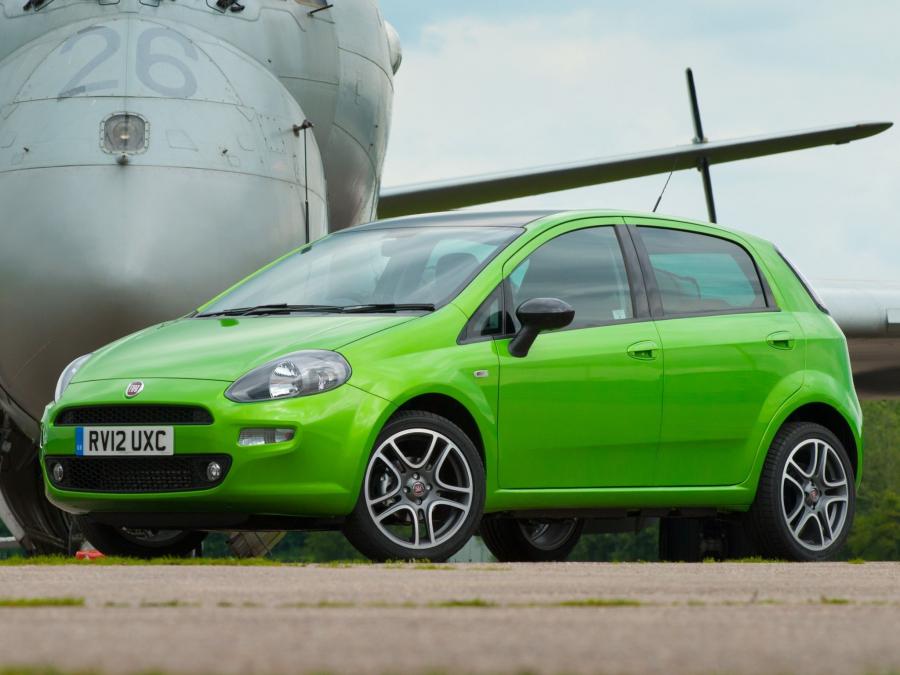  Fiat Punto TwinAir 5-Door 2012 года  (UK) (фото 11 из 12)